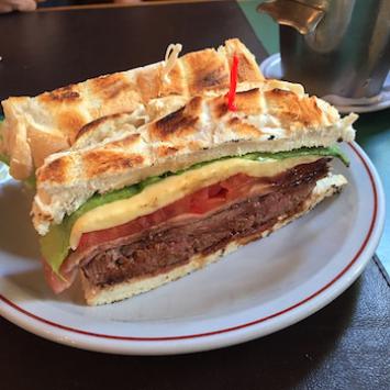El Chivito Uruguayo filet de boeuf
